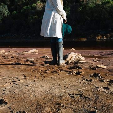 LA MAL LLAMADA TRAGEDIA DE LOS BIENES COMUNES Y EL DAÑO AMBIENTAL