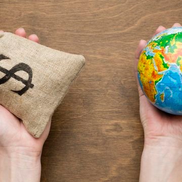 LAS DESIGUALDADES Y EL CONSUMO INSACIABLE Y COMO ESTO PERJUDICA EL MEDIO AMBIENTE